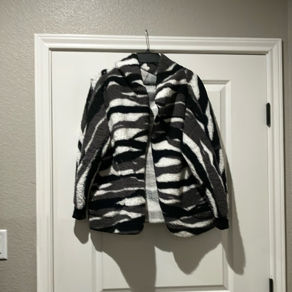 LuLaRoe Zebra Print Women's Teddy Bear Jacket-Small-EUC